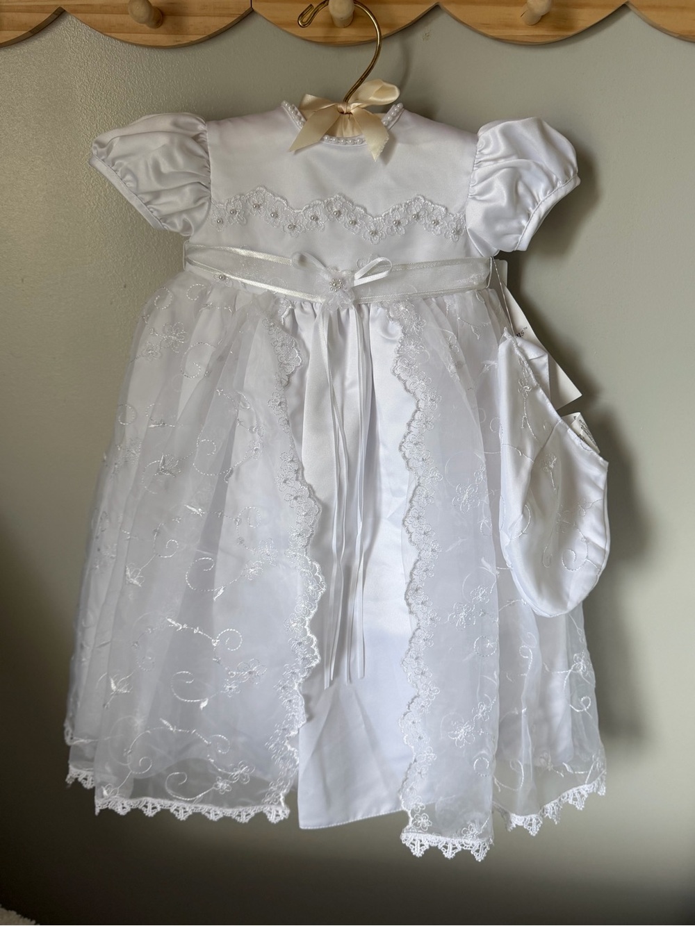 NWT Small World Christening Baptism Dress & Bonnet White Satin Lace Girl 0-3M